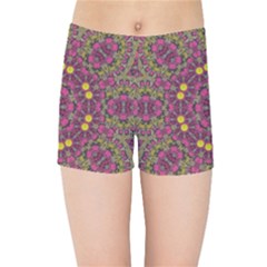 Butterflies  Roses In Gold Spreading Calm And Love Kids Sports Shorts