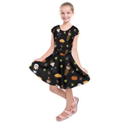 Pilgrims And Indians Pattern - Thanksgiving Kids  Short Sleeve Dress