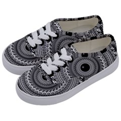 Graphic Design Round Geometric Kids  Classic Low Top Sneakers