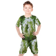 Green Closing Queen Annes Lace Kids  Tee And Shorts Set