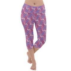 Pattern Abstract Squiggles Gliftex Lightweight Velour Capri Yoga Leggings