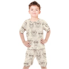 Seamless Pattern Hand Drawn Cats With Hipster Accessories Kids  Tee And Shorts Set by Vaneshart