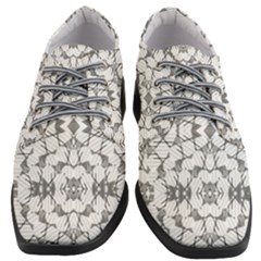 Grey And White Abstract Geometric Print Women Heeled Oxford Shoes