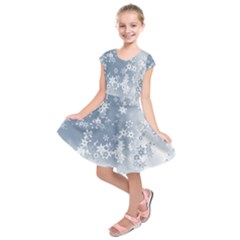 Faded Blue White Floral Print Kids  Short Sleeve Dress by SpinnyChairDesigns