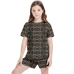 Luxury Golden Oriental Ornate Pattern Kids  Tee And Sports Shorts Set