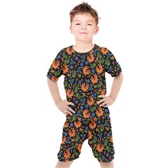 Orange Flowers Pattern Kids  Tee And Shorts Set