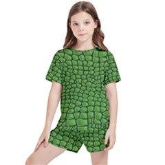 Seamless Pattern Crocodile Leather Kids  Tee And Sports Shorts Set by Wegoenart