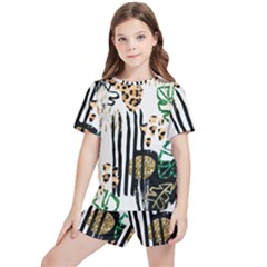 Modern Jungle Kids  Tee And Sports Shorts Set by ConteMonfrey