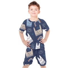 Colorful Cute Cat Seamless Pattern Kids  Tee And Shorts Set by Salman4z