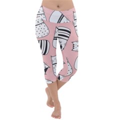 Cute Cats Cartoon Seamless-pattern Lightweight Velour Capri Yoga Leggings by Vaneshart