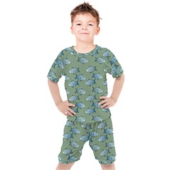 Fishes Pattern Background Theme Kids  Tee And Shorts Set by Vaneshop