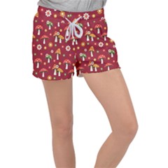 Woodland Mushroom And Daisy Seamless Pattern Women s Velour Lounge Shorts