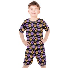 Halloween Skull Pattern Kids  T-shirt And Shorts Set by Ndabl3x