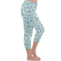 Round Ornament Texture Capri Winter Leggings  View3