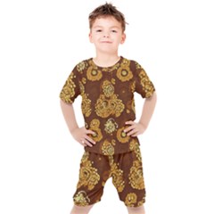 Mid Century Retro Floral 1970s 1960s Pattern 95 Kids  T-shirt And Shorts Set