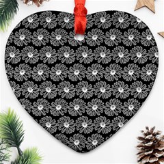 Black And White Gerbera Daisy Vector Tile Pattern Ornament (heart)  by GardenOfOphir