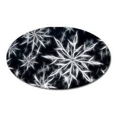 Snowflake In Feather Look, Black And White Oval Magnet