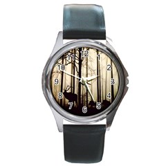 Forest Fog Hirsch Wild Boars Round Metal Watch