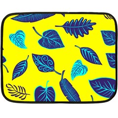 Leaves Pattern Picture Detail Fleece Blanket (mini)