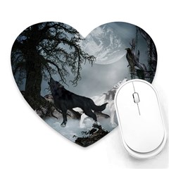 Awesome Black And White Wolf In The Dark Night Heart Mousepads