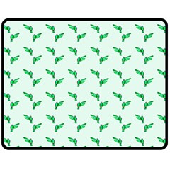 Green Parrot Pattern Fleece Blanket (medium) 